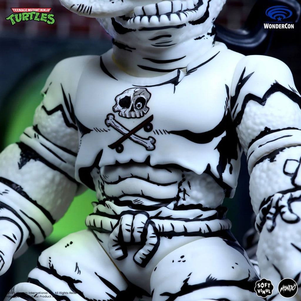 PRE-ORDER: Teenage Mutant Ninja Turtles Mondo Gecko Mirage Variant Wonder Con Exclusive Soft Vinyl Figure - Mondo